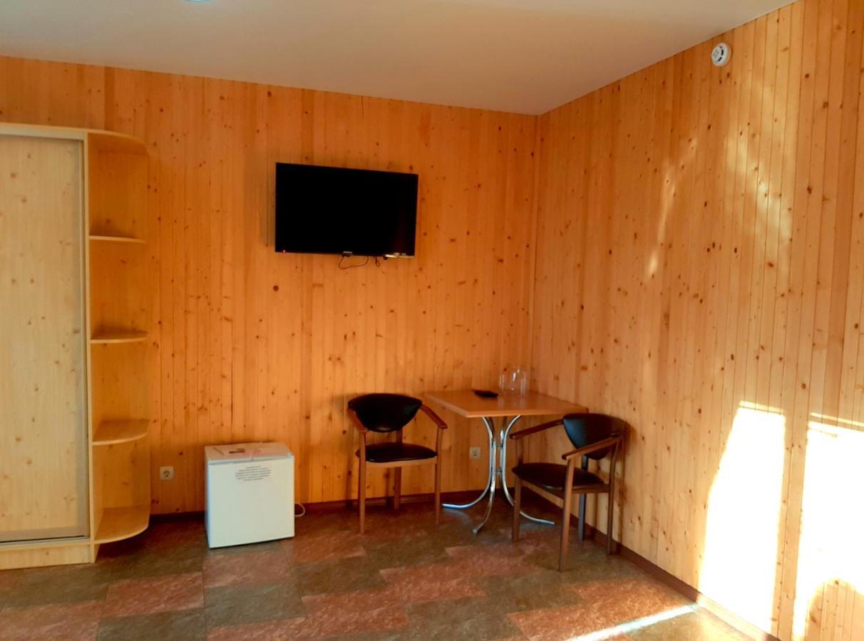 Заміський Комплекс Grand Prix Tsyurupynsk Exterior foto